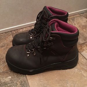 Avenger safety steel toe boots!